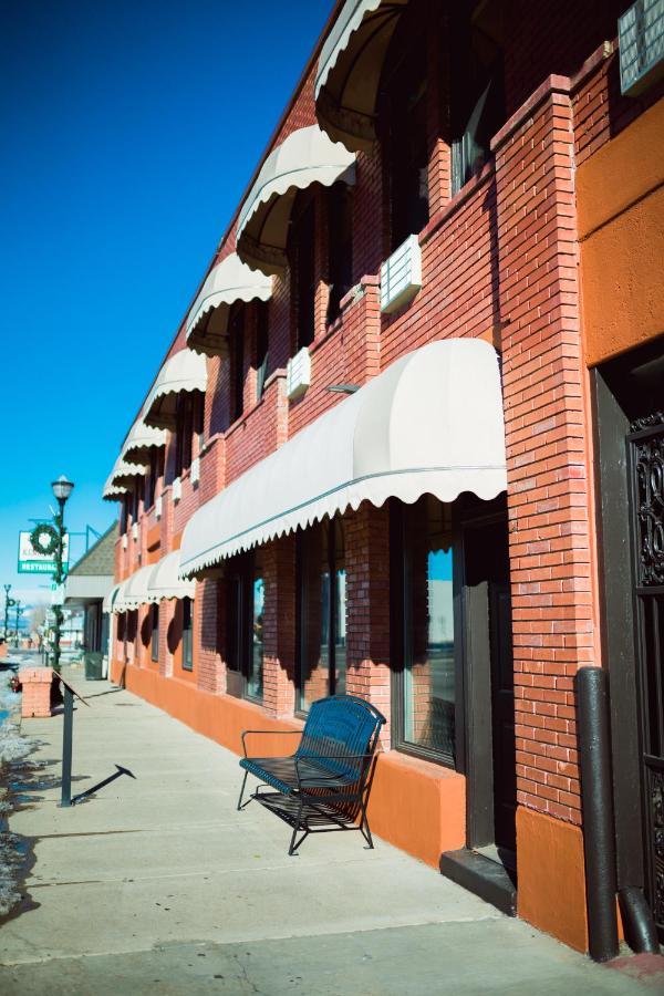 Two Sunsets Hotel Пейнгуич Екстериор снимка